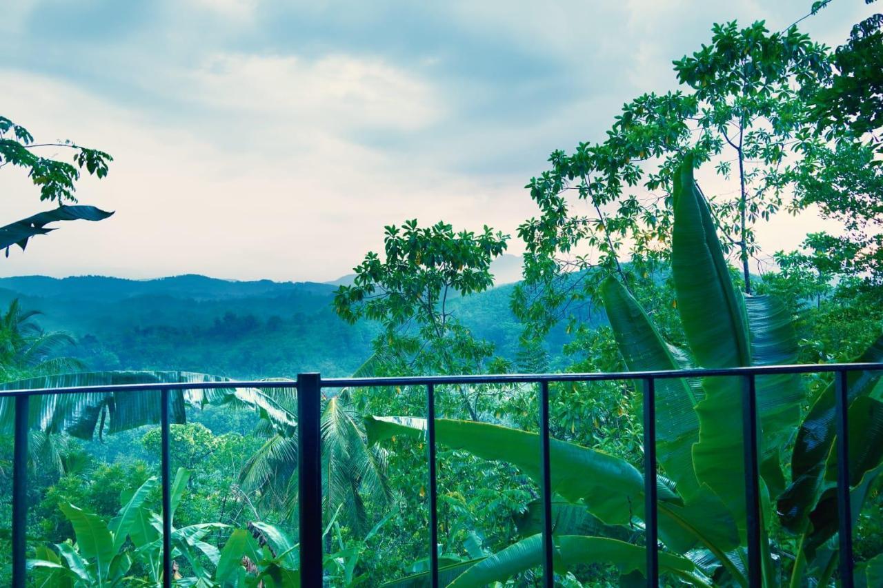 Discovery Resort Ratnapura Buitenkant foto