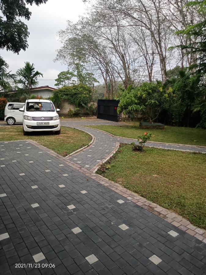 Discovery Resort Ratnapura Buitenkant foto